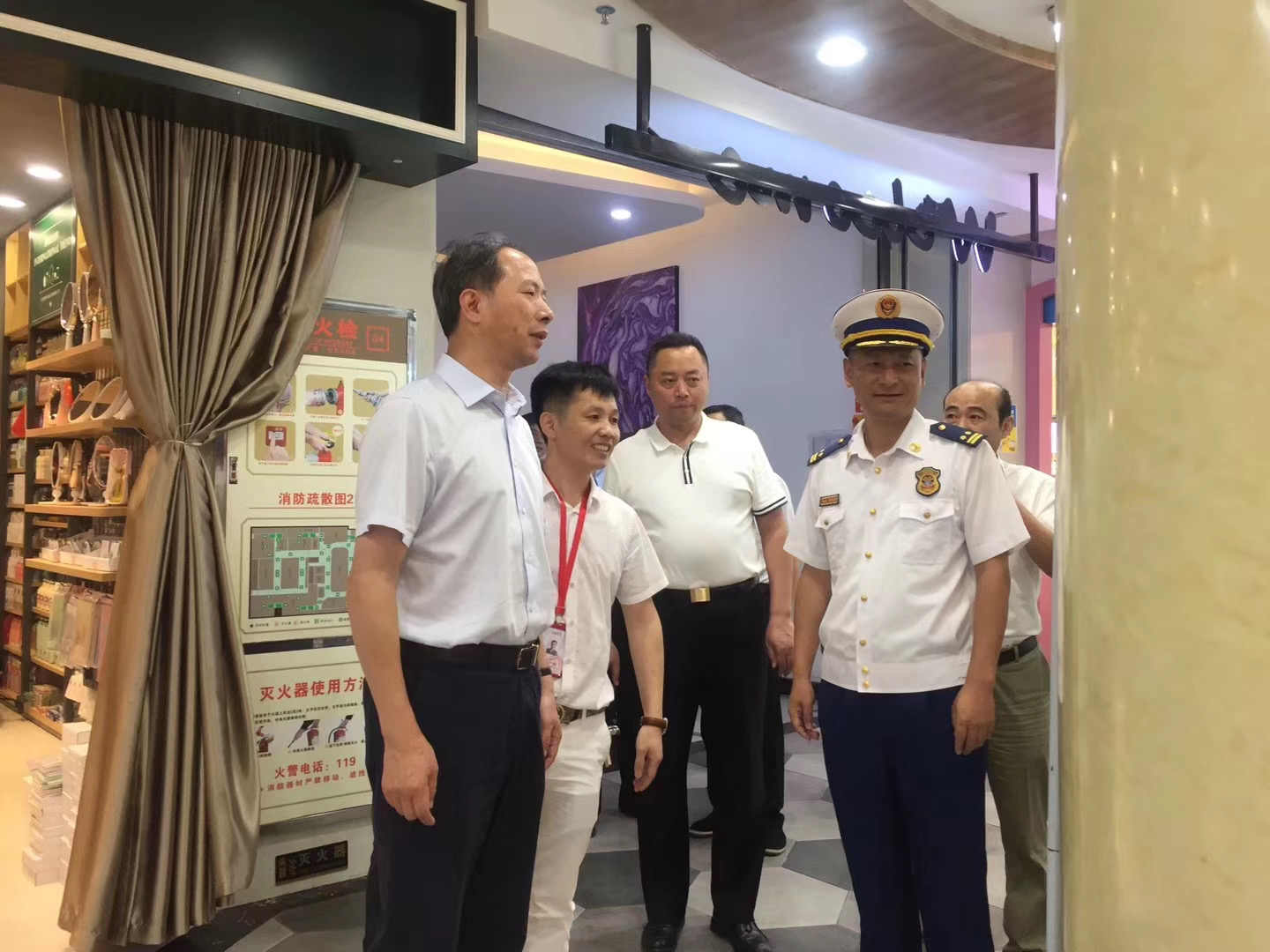 2019-09-24 九江市市长领导一行莅临盛百客超市指导工作